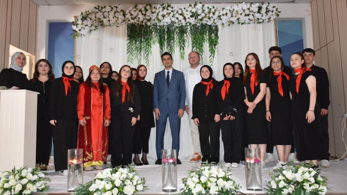 Kabataş Anadolu Lisesi Şiir Dinletisi